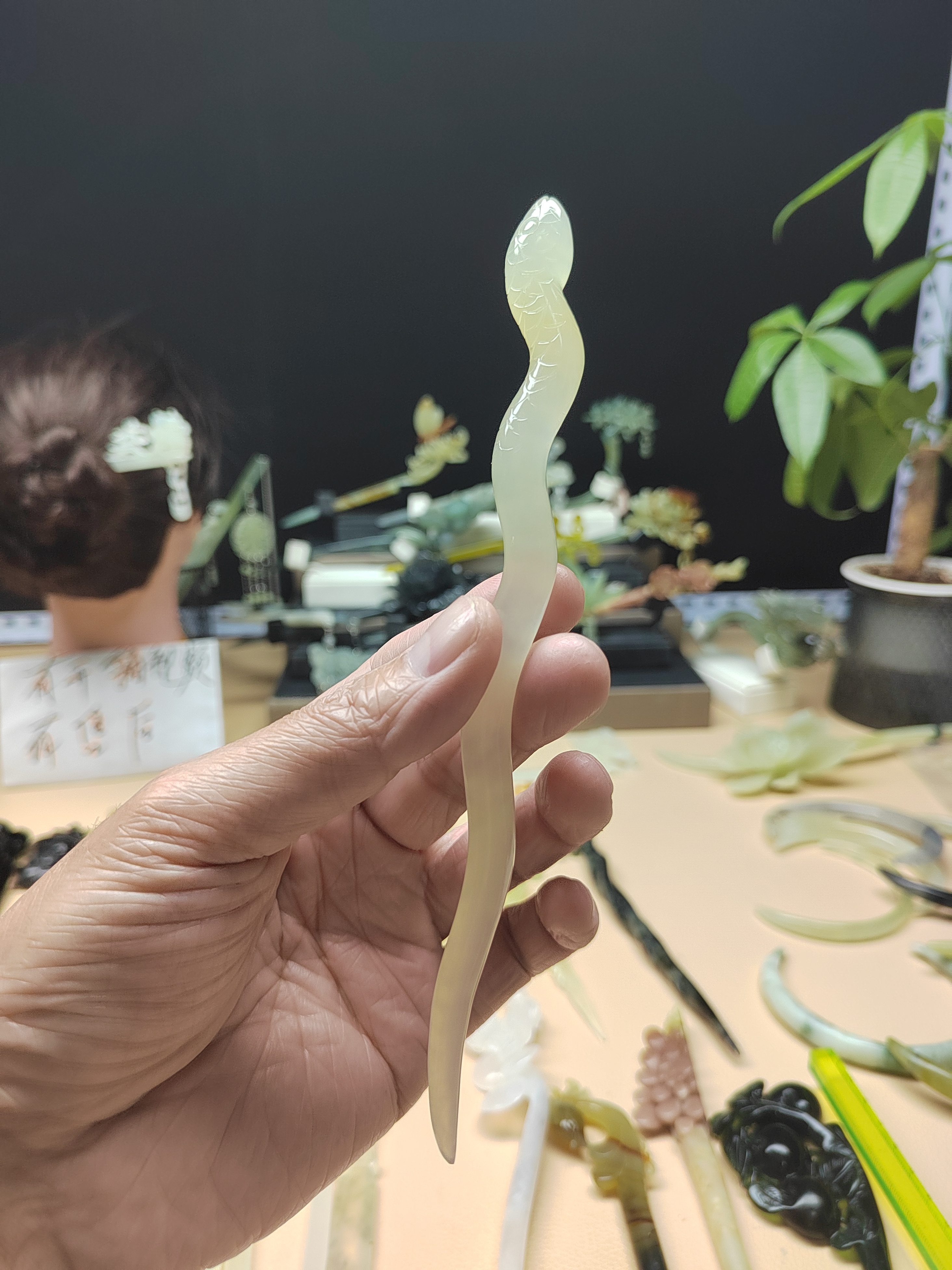 岫玉发簪 冰透小蛇