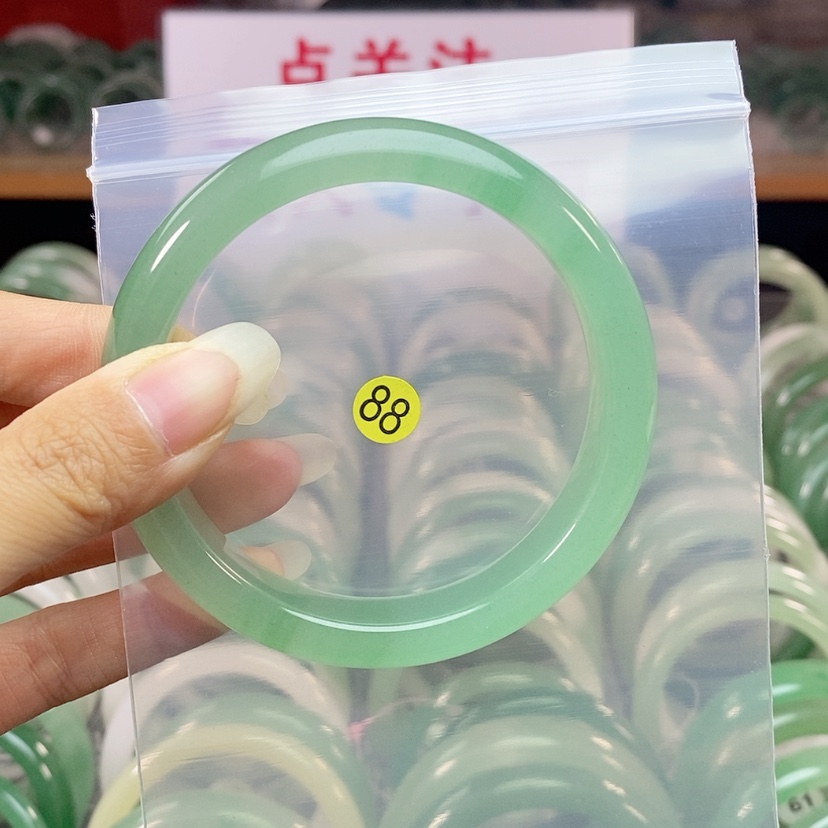 【闪购商品】石英质玉手镯未镶嵌哲*62