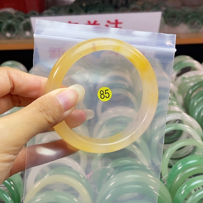 【闪购商品】石英质玉手镯未镶嵌61