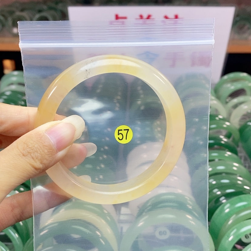 【闪购商品】石英质玉手镯未镶嵌62