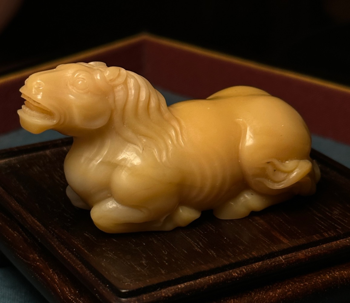 自在千里马 寿山旗降石