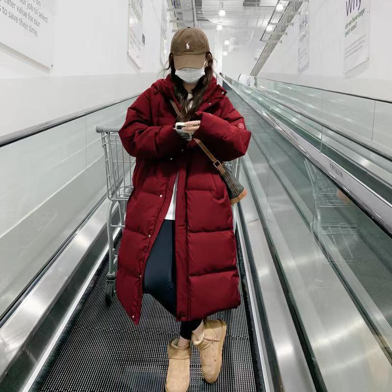 鸭鸭高级感红色羽绒服女冬季2023新款韩版长款过膝面包服反季加厚