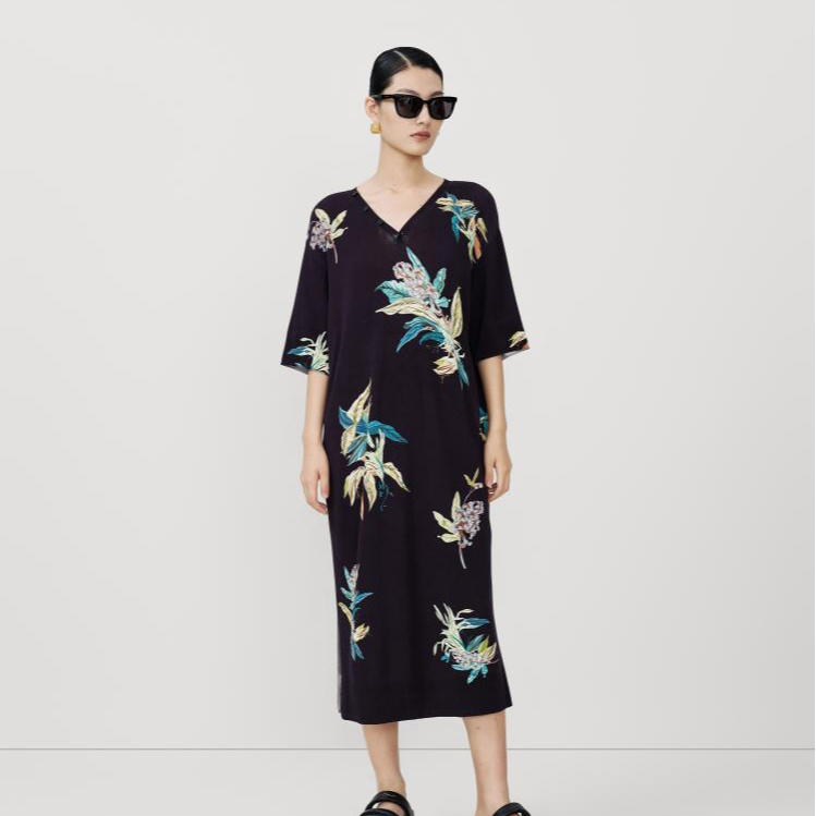 Marisfrolg/玛丝菲尔23夏长款时尚国风气质度假风连衣裙A1DE2865M