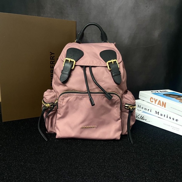 妃鱼/博柏利/95新/包包/市场价3599/240819RN0019
