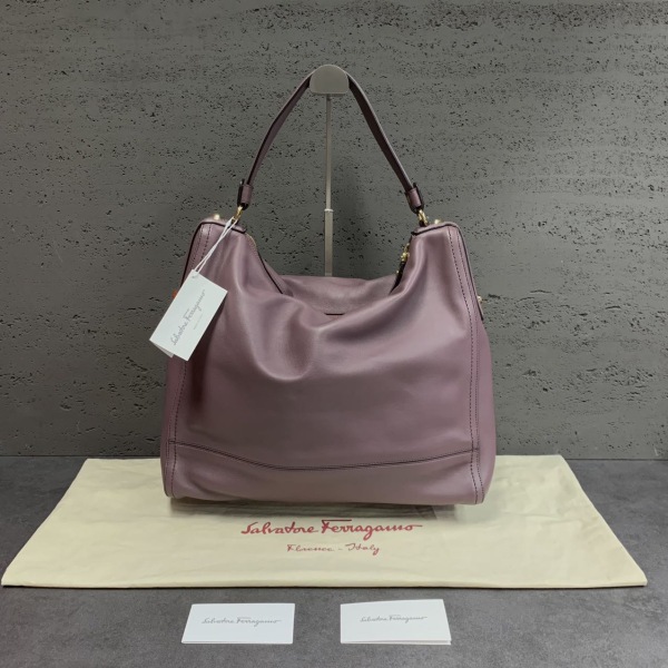 妃鱼/菲拉格慕/99新/包包/市场价28888/240926XZ0035