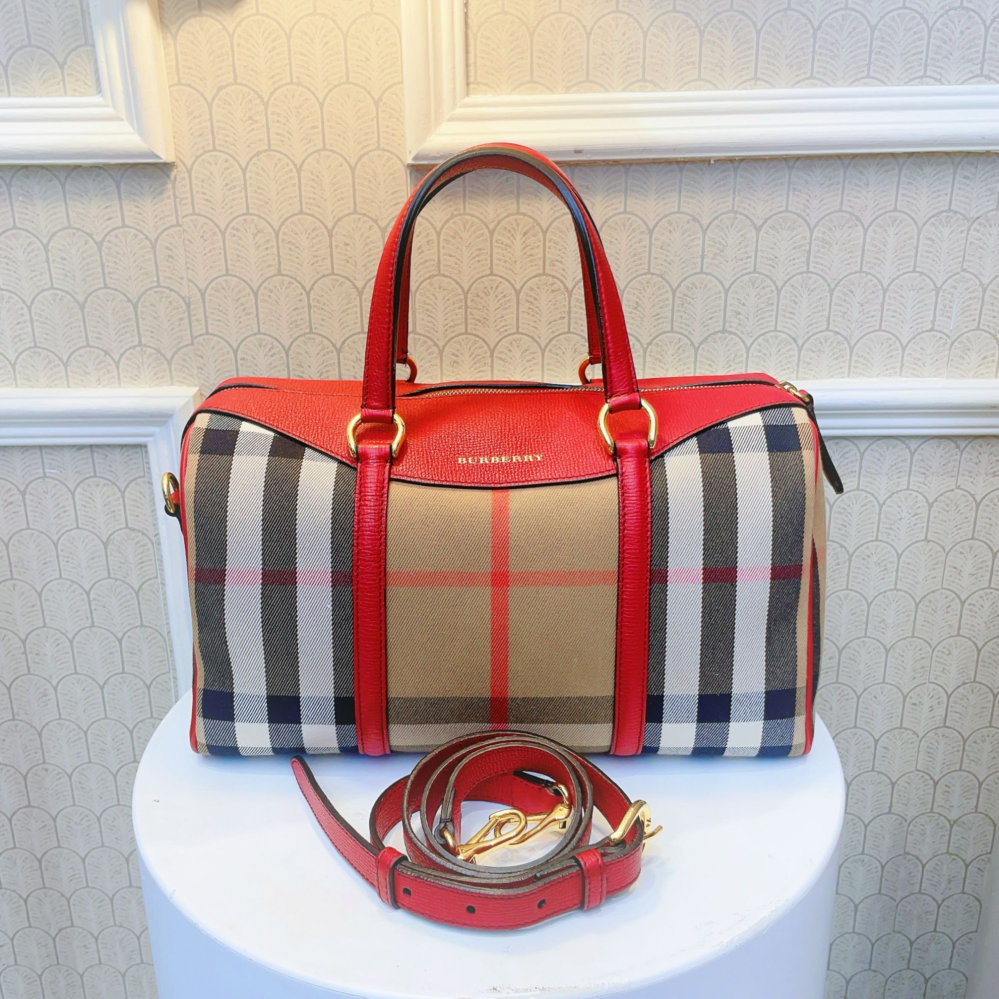 95新 BURBERRY/博柏利 妃鱼/95新/包包/市场价20000/241029RN0020