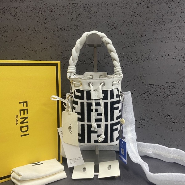 妃鱼/芬迪/未使用/包包/市场价21800/241016XZ0004