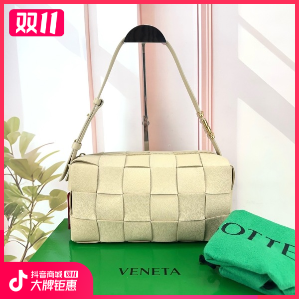 妃鱼/葆蝶家/95新/包包/市场价32800/241029XZ0021
