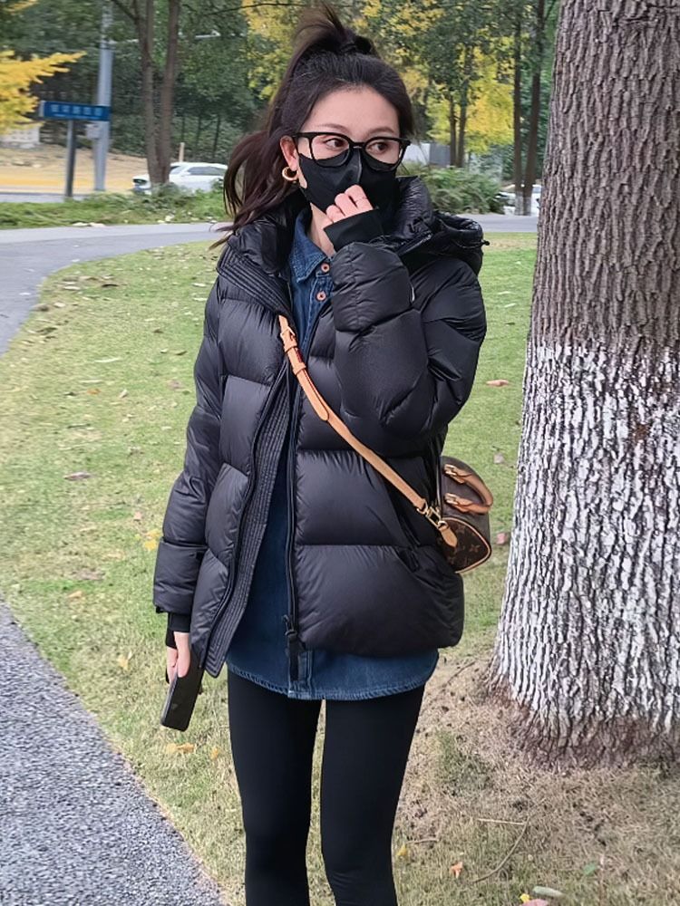 雪中飞羽绒服羽绒服加厚女短款2023年冬休闲宽松户外保暖显瘦黑色