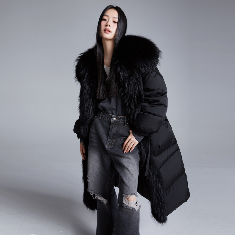 财阀欧尼时尚毛领羽绒服女长款2025冬季高级感90白鹅绒服新23695