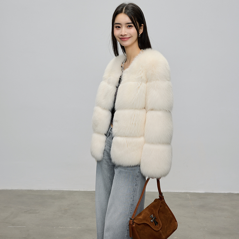 琥珀方糖 进口白狐狸毛外套女短款芬兰整皮毛毛大衣2025冬季24897