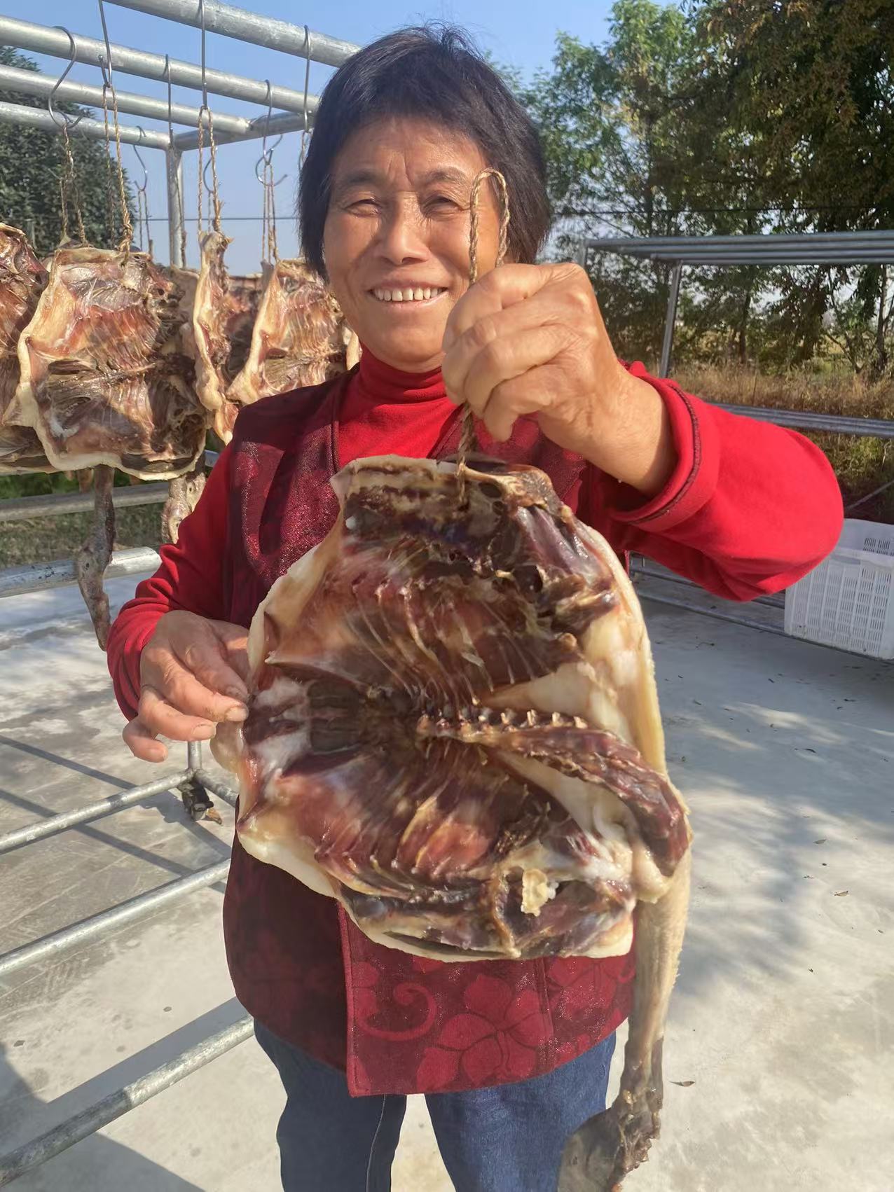安徽特色风干板鸭农家风味小吃咸淡适中下酒下饭