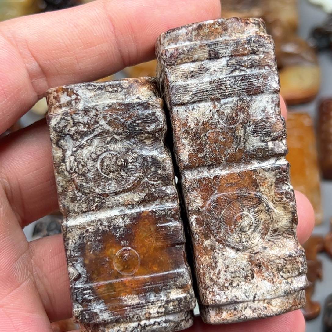 和田玉（糖玉）颈饰未镶嵌查*