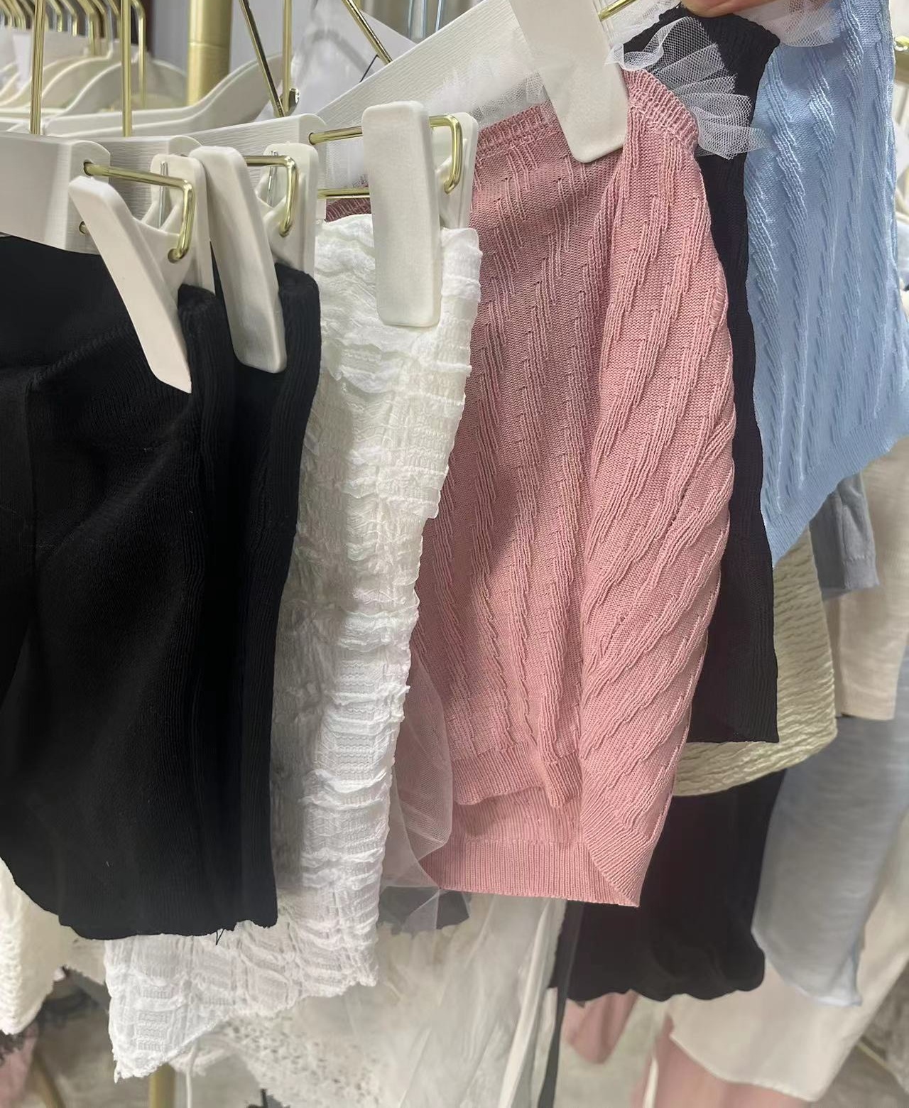 随机一件纯欲甜美辣妹上衣或裤裙子