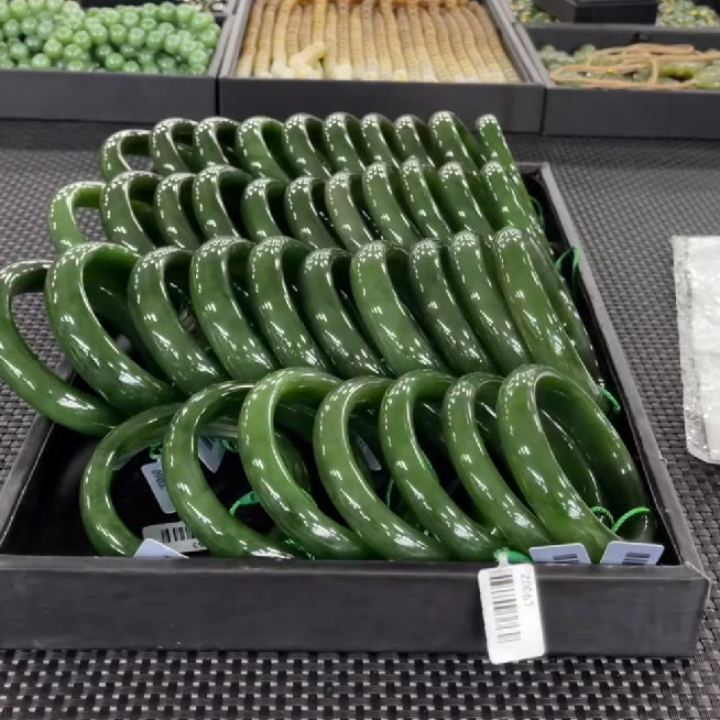 【老郑家】和田玉手镯一支(多样性发1件)