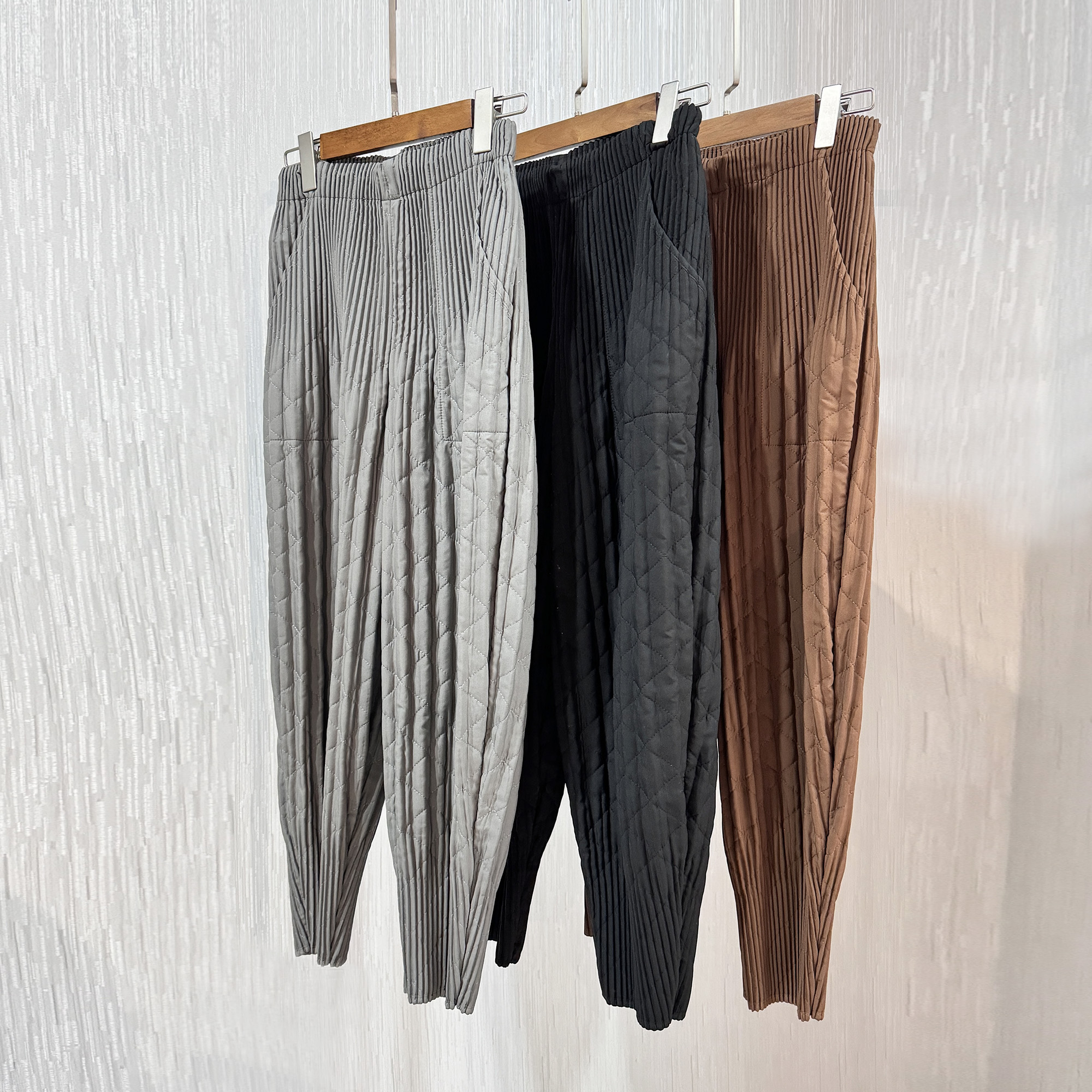 菱格纹绗缝夹棉休闲裤2025秋冬新款宽松显瘦纯色萝卜百搭裤棉裤