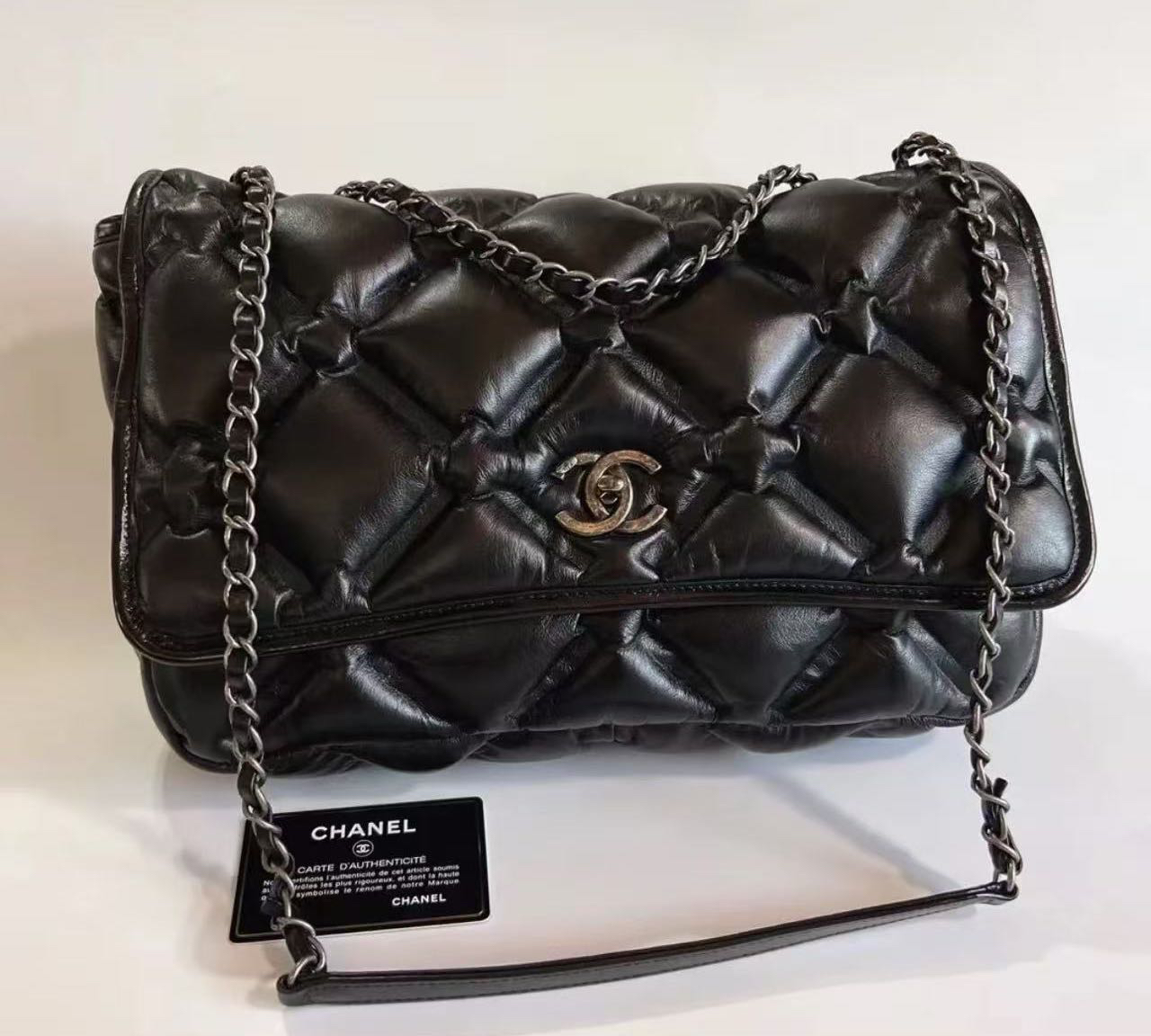 95新 Chanel/香奈儿 展会外场！黑银泡芙cf机场包