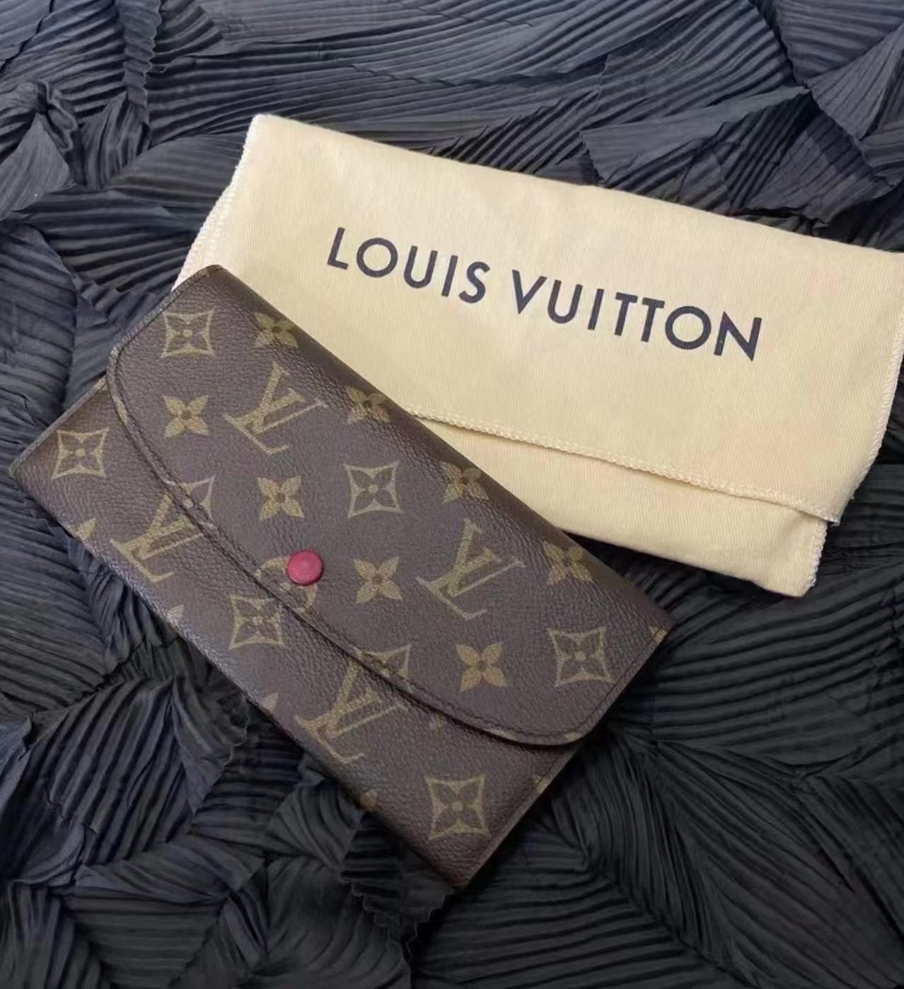 95新  黑黑中古/ lv 豆豆 钱包 6391547