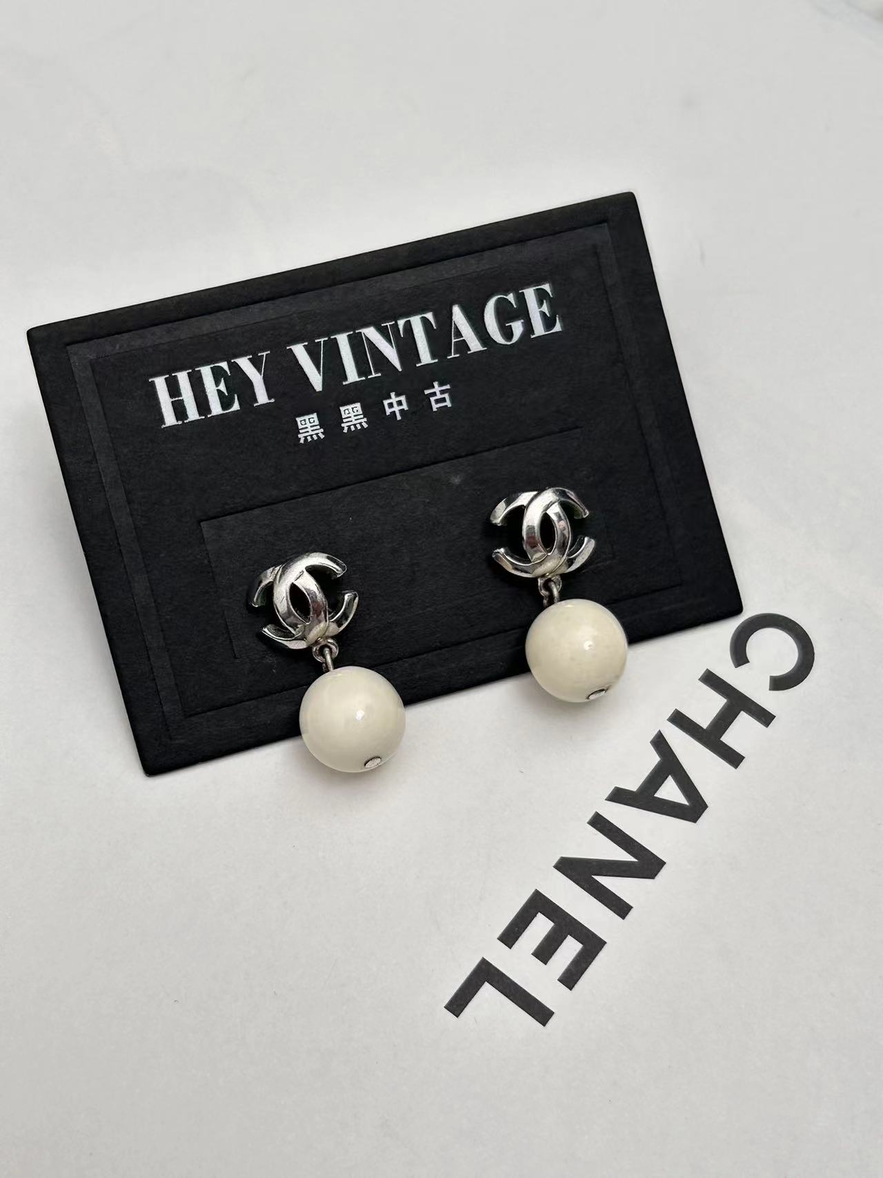 95新  黑黑中古/chanel 球球吊坠双C耳钉 6667541