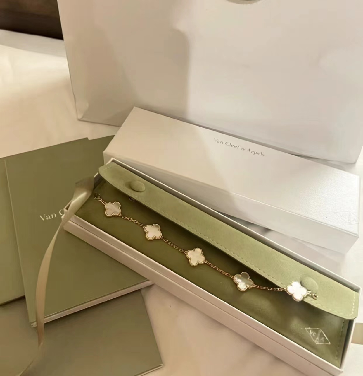 99新 梵克雅宝 黑黑中古/白金五花手链 7806744