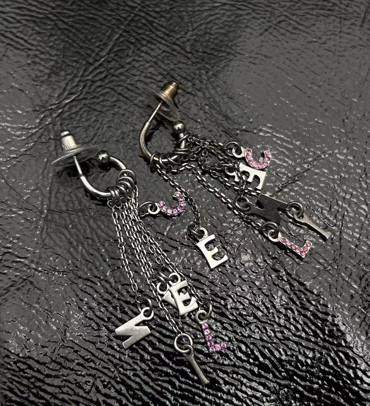 95新  黑黑中古/Celine 粉钻流苏字母耳钉 6667868