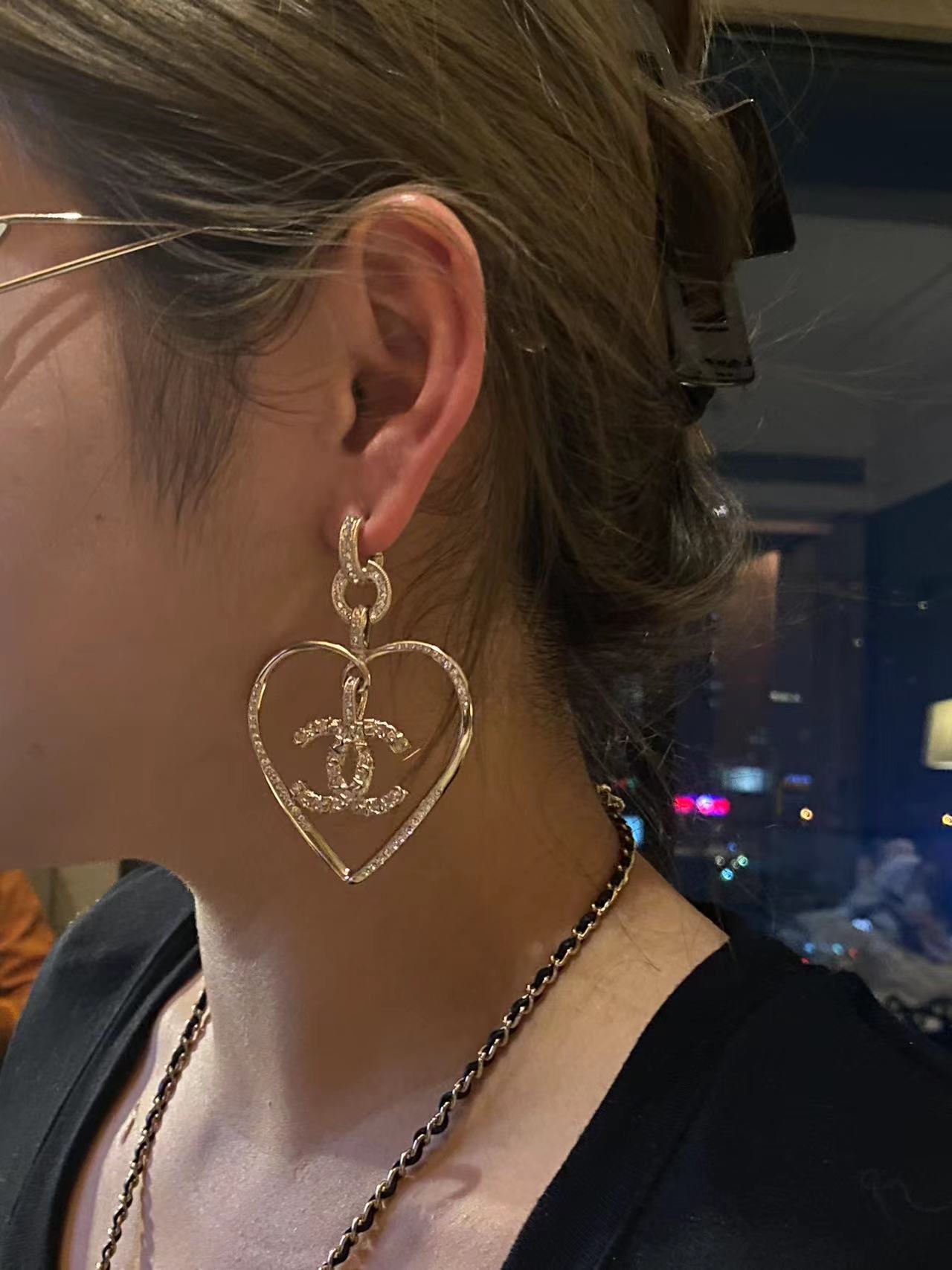 95新  展会外场 chanel 钻钻爱心耳环