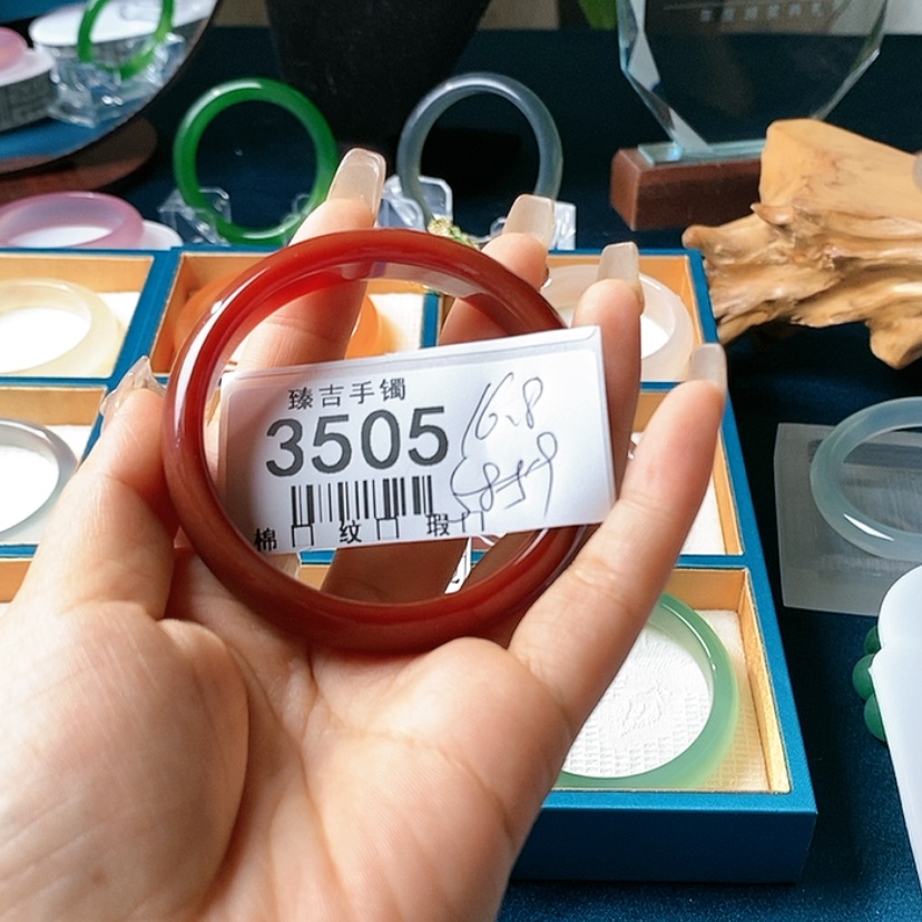 【闪购商品】石英质玉手镯足铂镶嵌3505