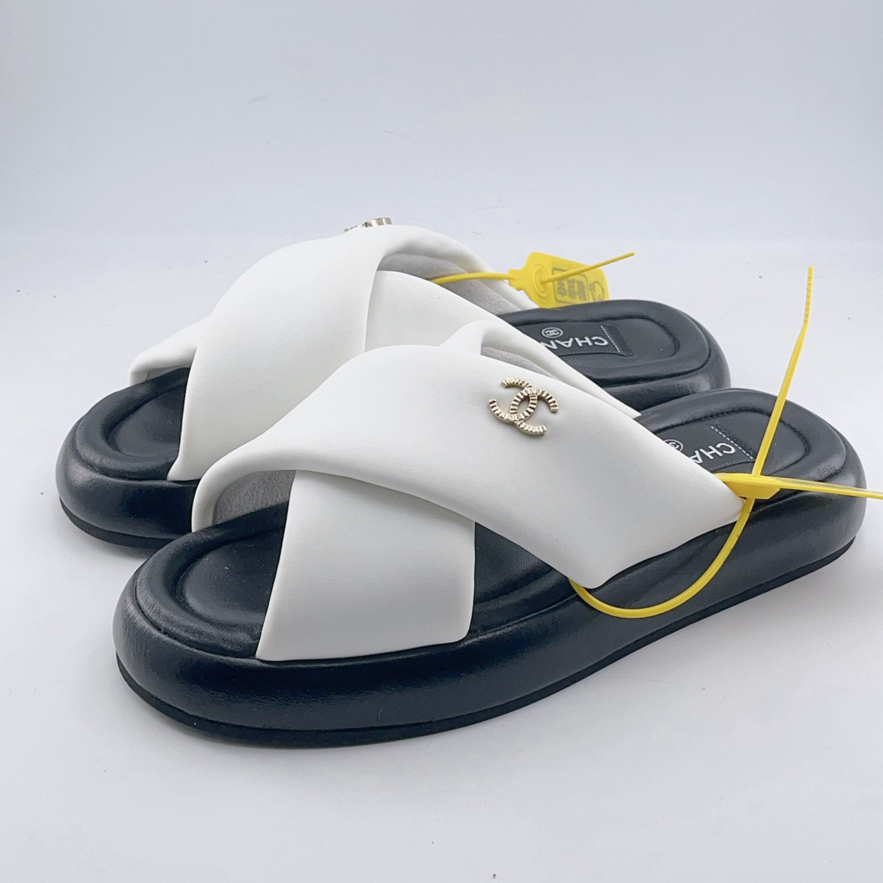 99新 Chanel/香奈儿 36码/白色交叉绑带面拖鞋