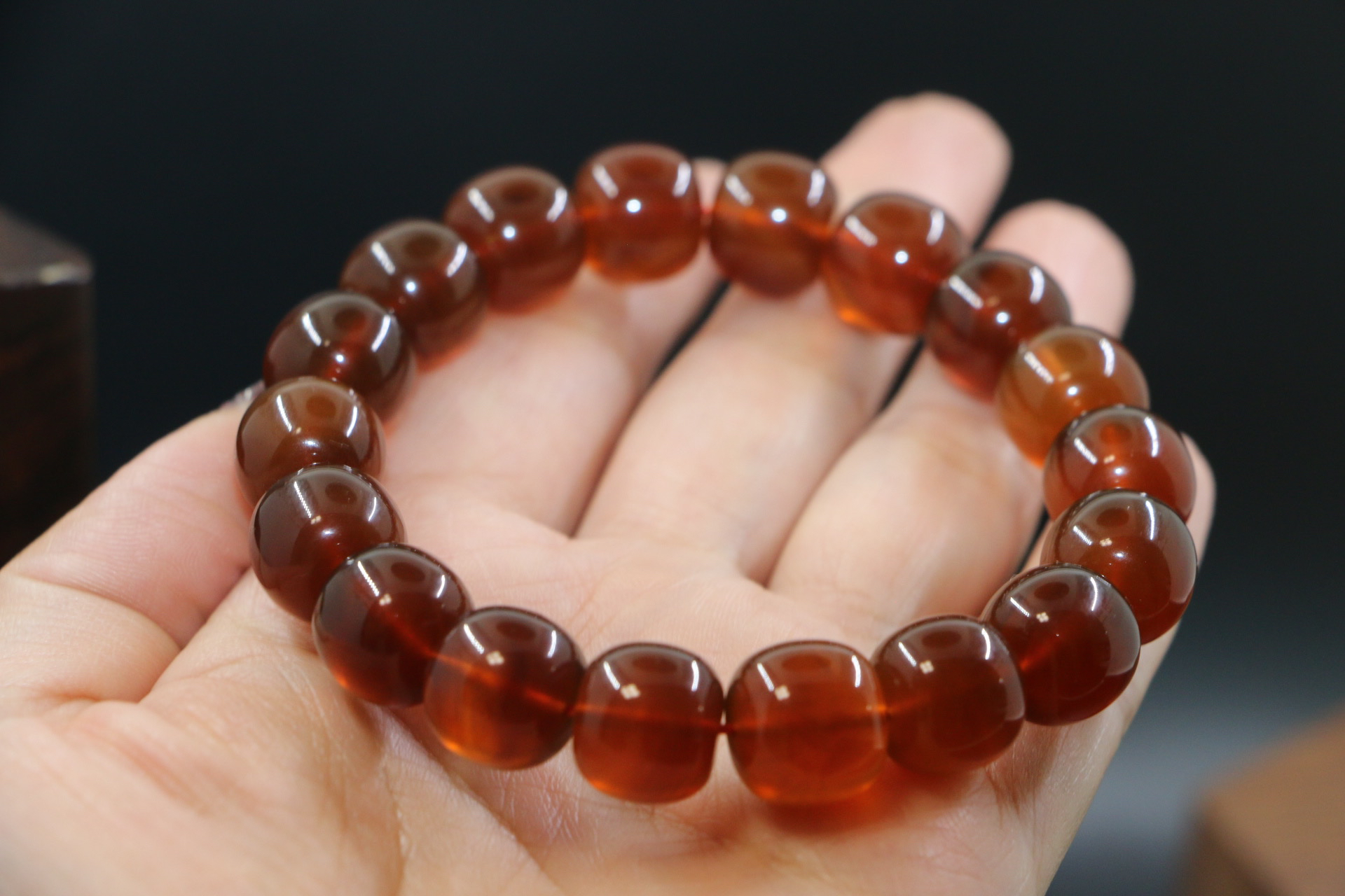 天然缅甸琥珀老型手串