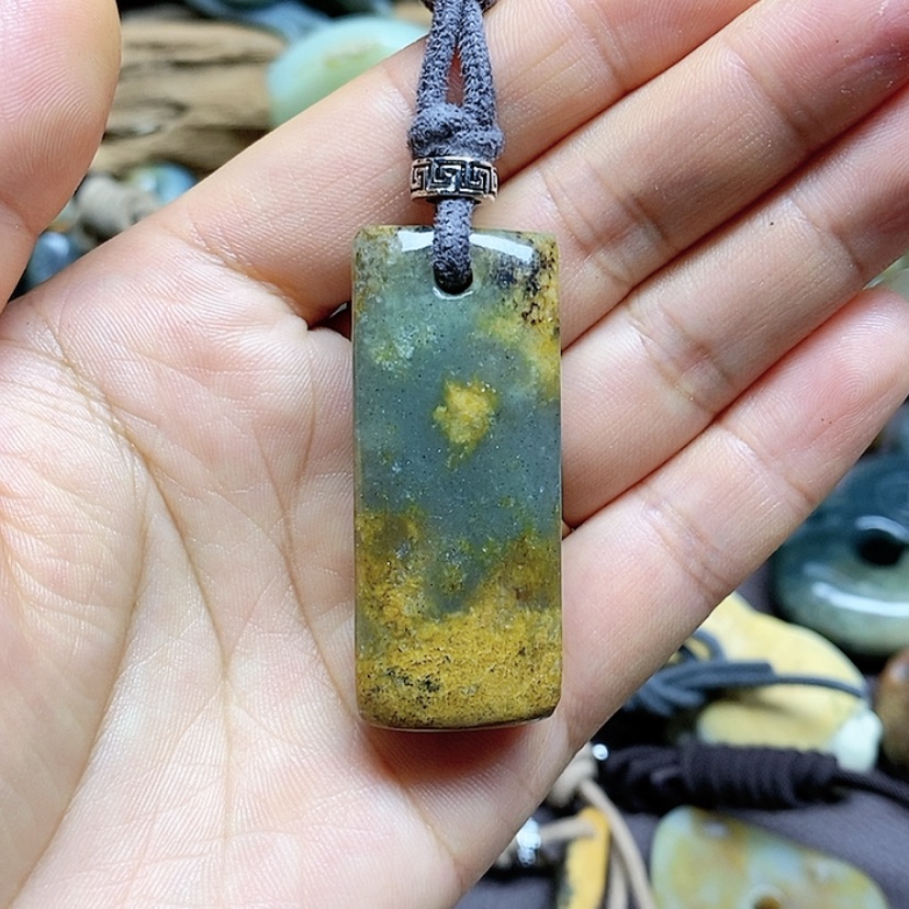 【闪购商品】岫岩河磨玉（透闪石质玉）挂件未镶嵌道*