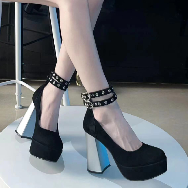 GURURU朋克修女 【原The Free Soul原创 七折】黑银时尚十字架跟鞋