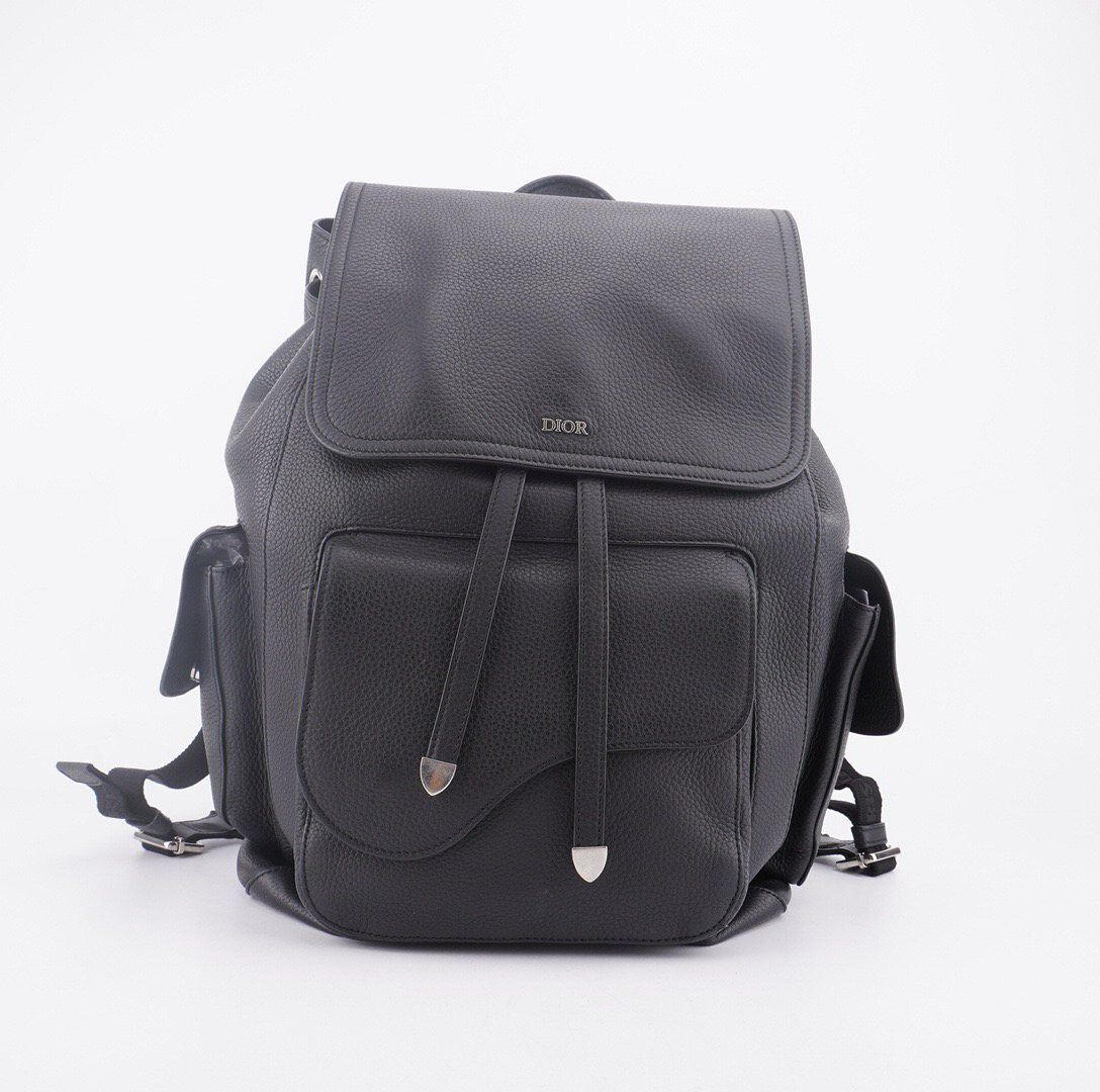 95新 DIOR/迪奥 Saddle系列纯色logo徽标粒面牛皮双肩 F014