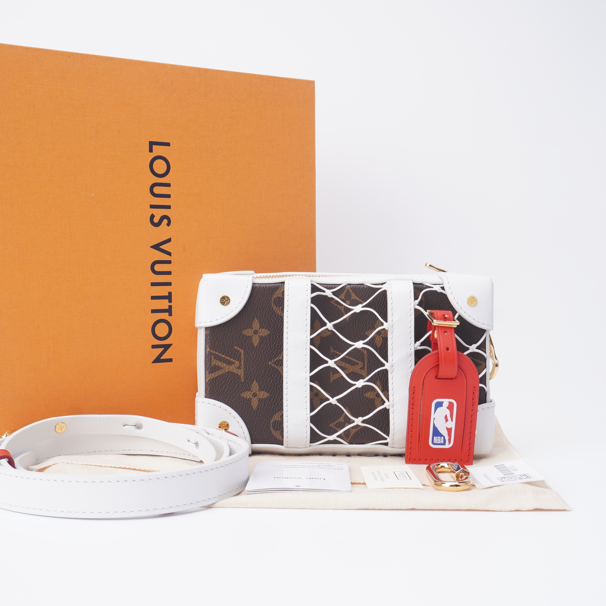 99新 LouisVuitton/路易威登 99新NBA联名款盒子单肩包 B625