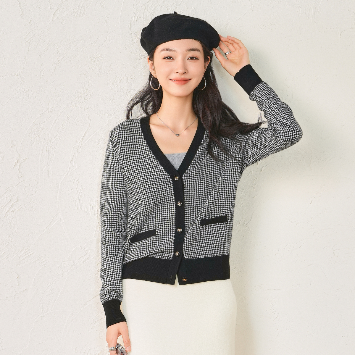  春竹品牌25春季新款100%羊毛V领小香风千鸟格气质时尚针织女开衫