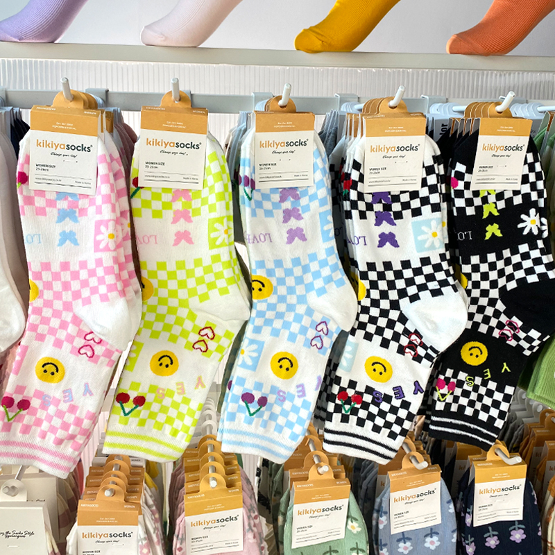 韩国kikiyasocks进口格子笑脸中筒袜少女个性休闲百搭ins潮袜四季