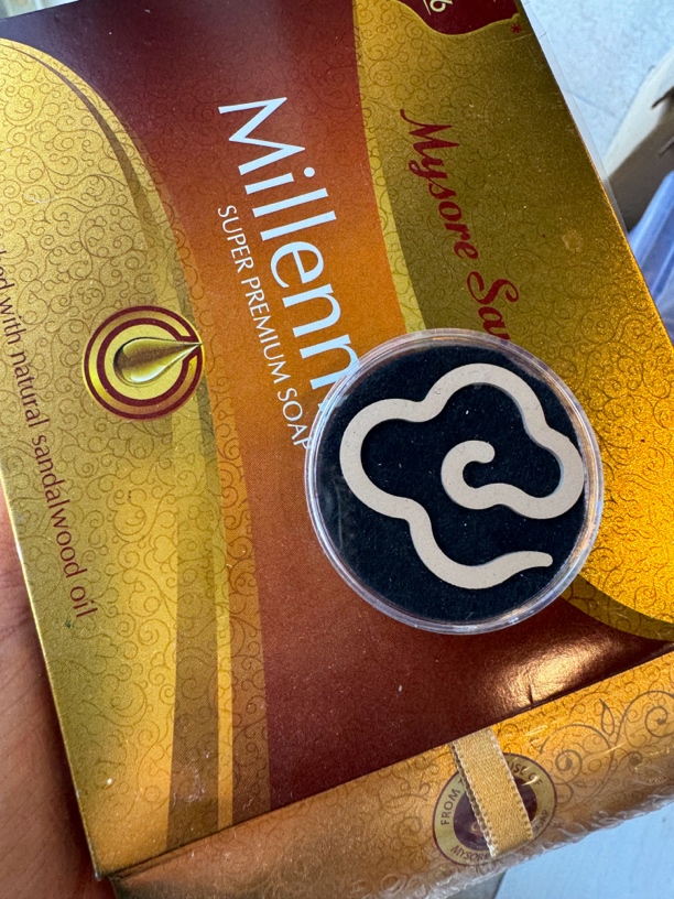 老山檀香无粘粉香➕千禧皇后精油皂一块（拆封不退）