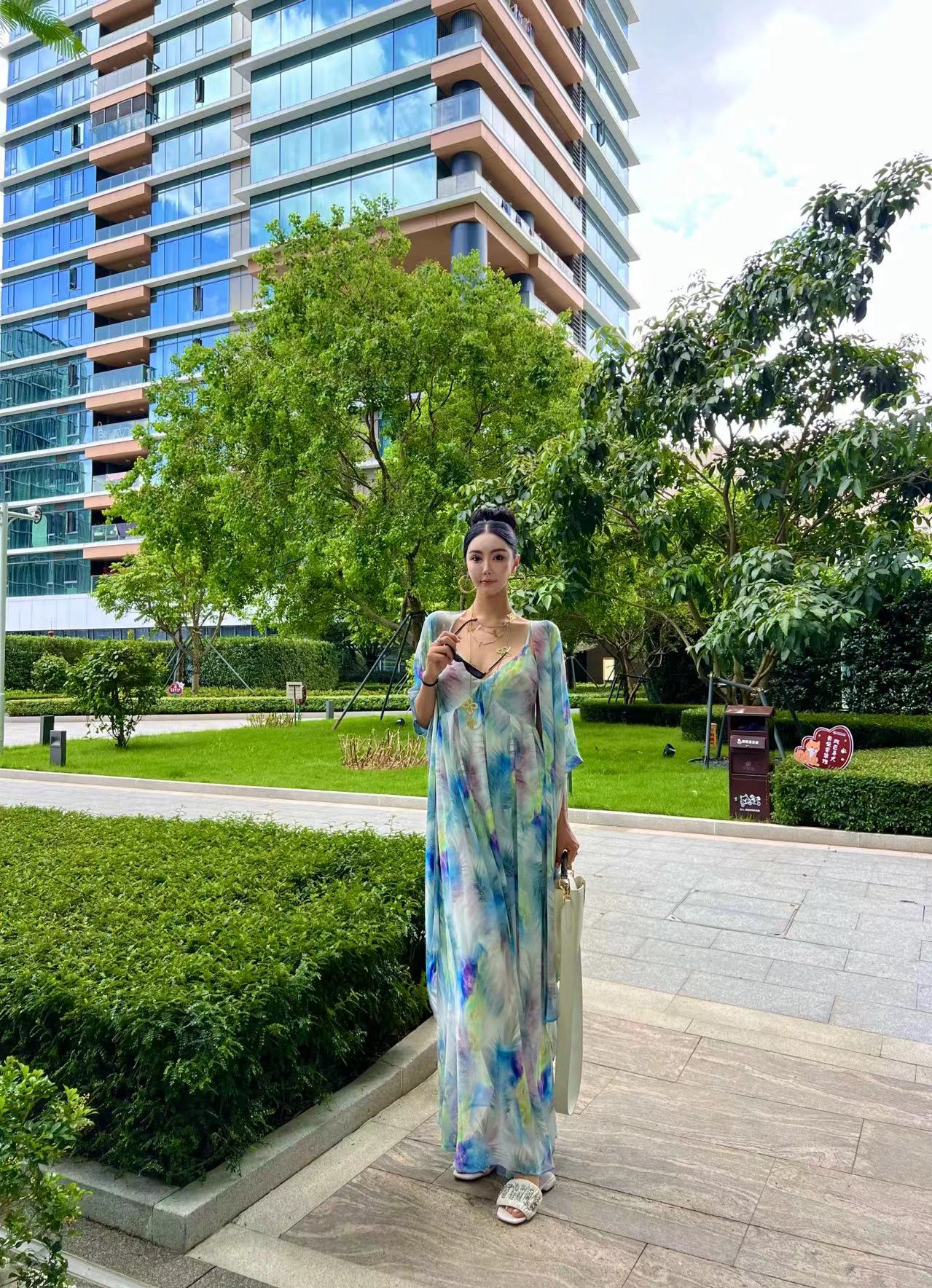 SNLNIEDOUWU【月夜公主】粉蓝扎染V领细吊带褶褶连衣裙LYQ12294