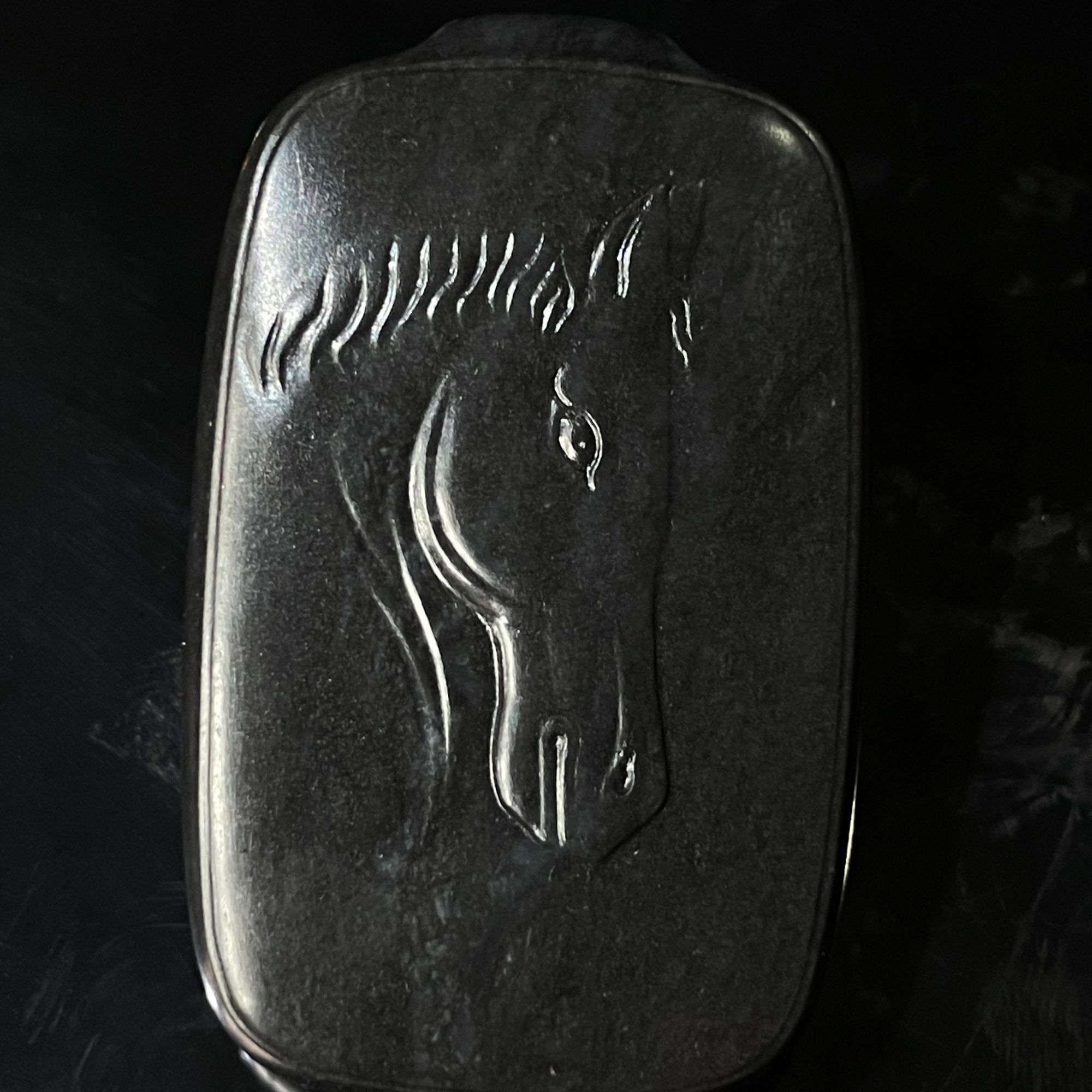 天然新疆和田玉青花聚墨聚黑马牌吊坠挂件