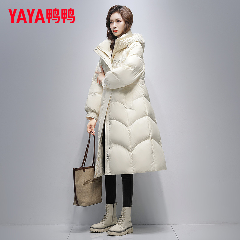 YAYA/鸭鸭长款羽绒服女宽松冬季时尚加厚保暖休闲连帽外套鸭绒