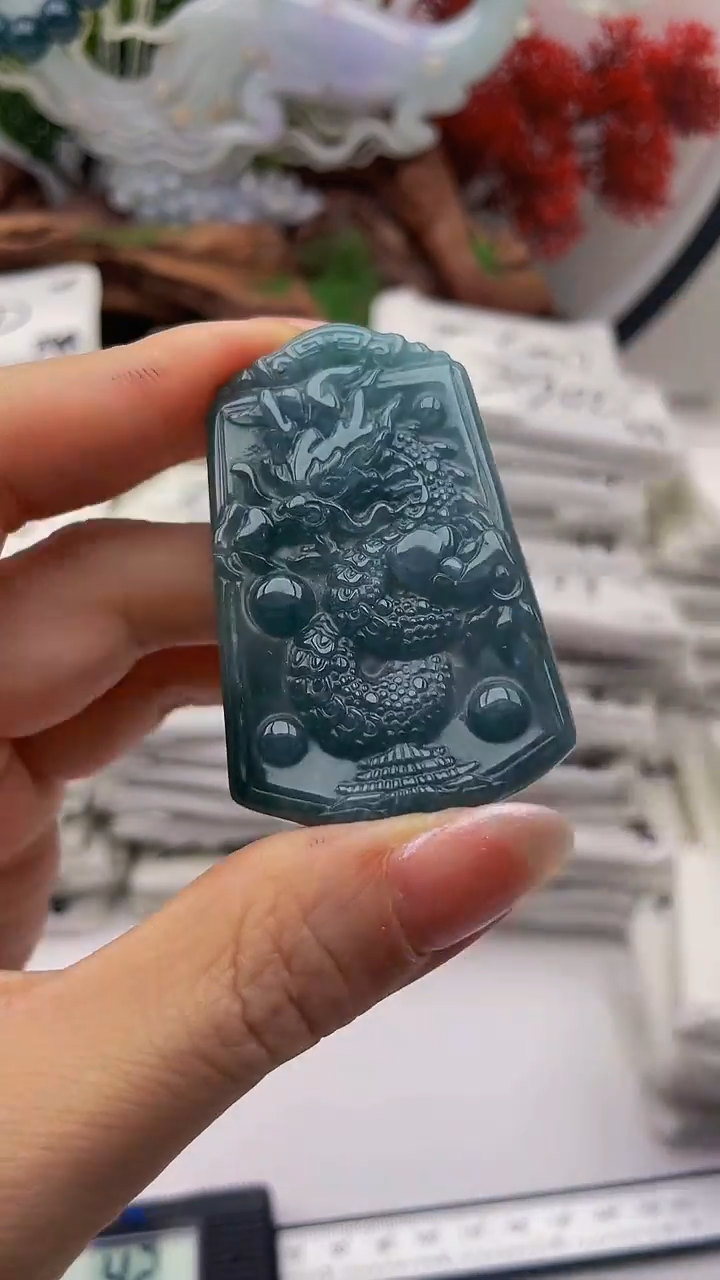 【闪购商品】翡翠颈饰未镶嵌龙牌【品质一般介意慎拍】