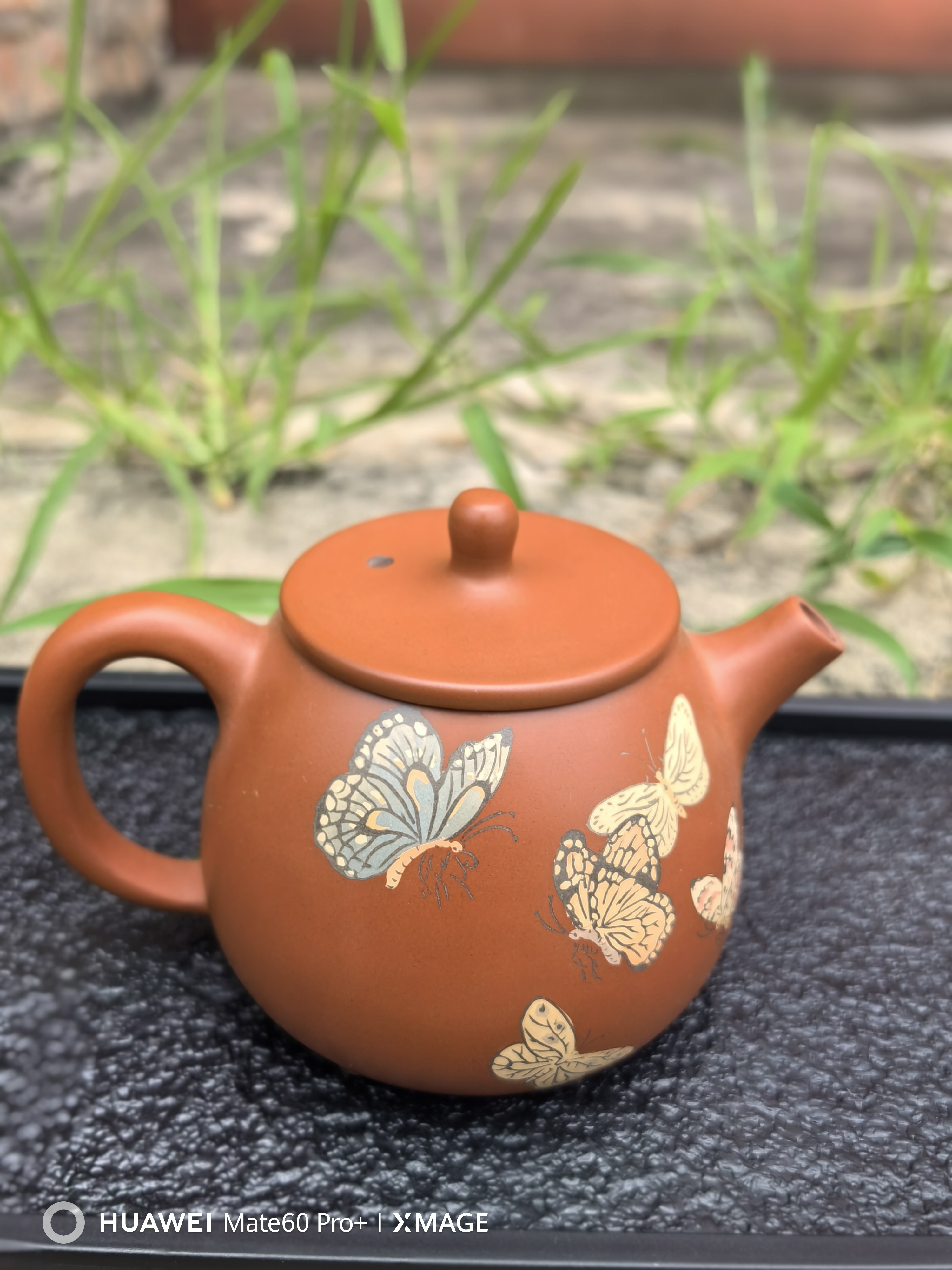 纯手工建水紫陶3道彩填复烧蝴蝶壶