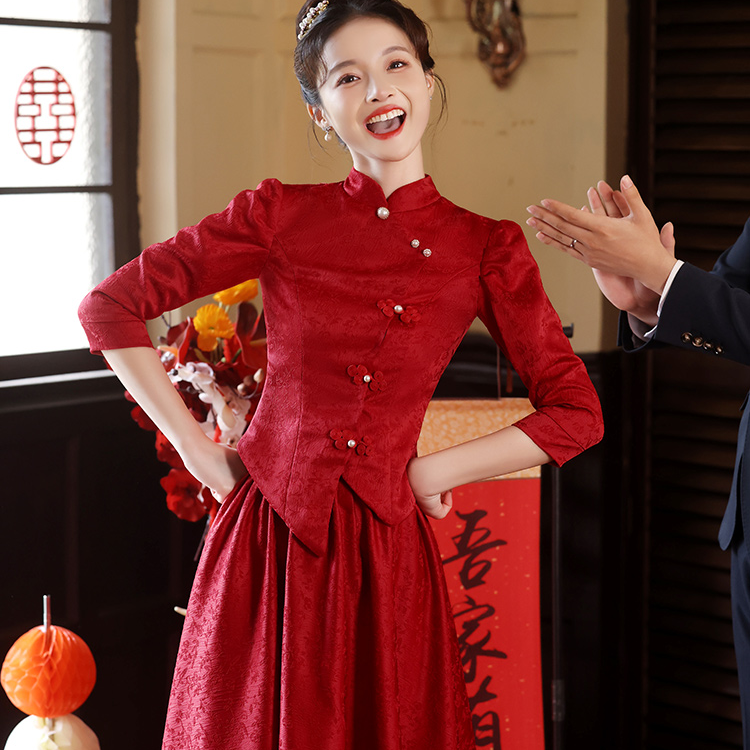 2025新款敬酒服新娘高级感酒红色中式旗袍订婚礼服套装回门服显白