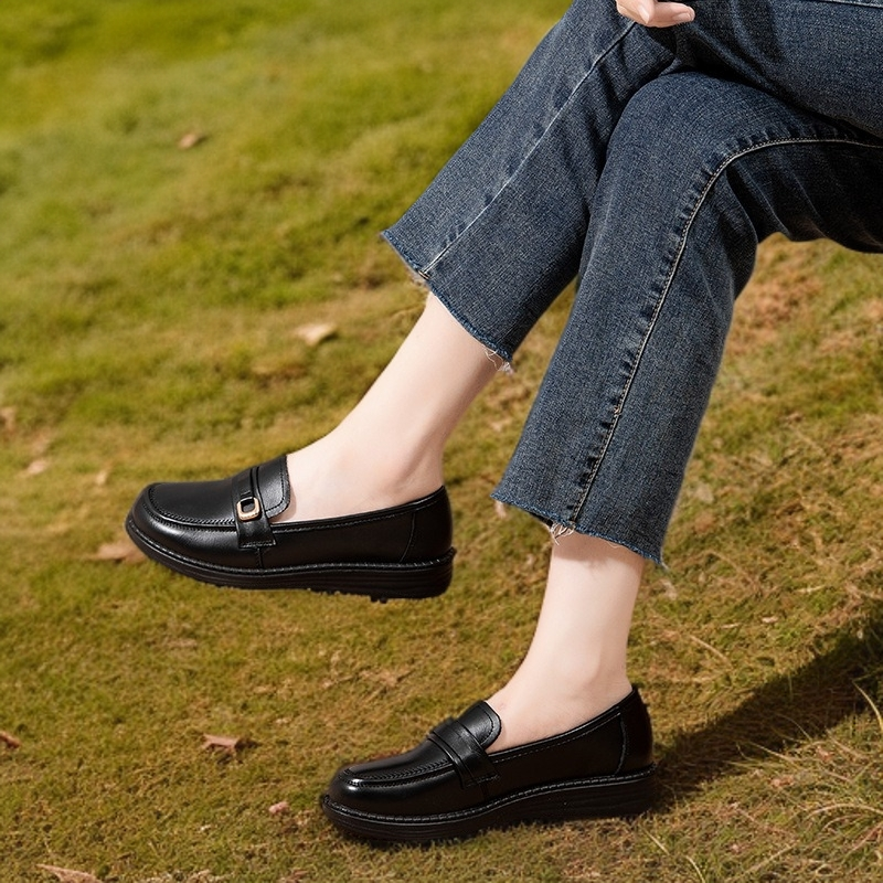 新款女单鞋软底软面一脚蹬四季百搭妈妈鞋舒适工作鞋平底黑色真皮