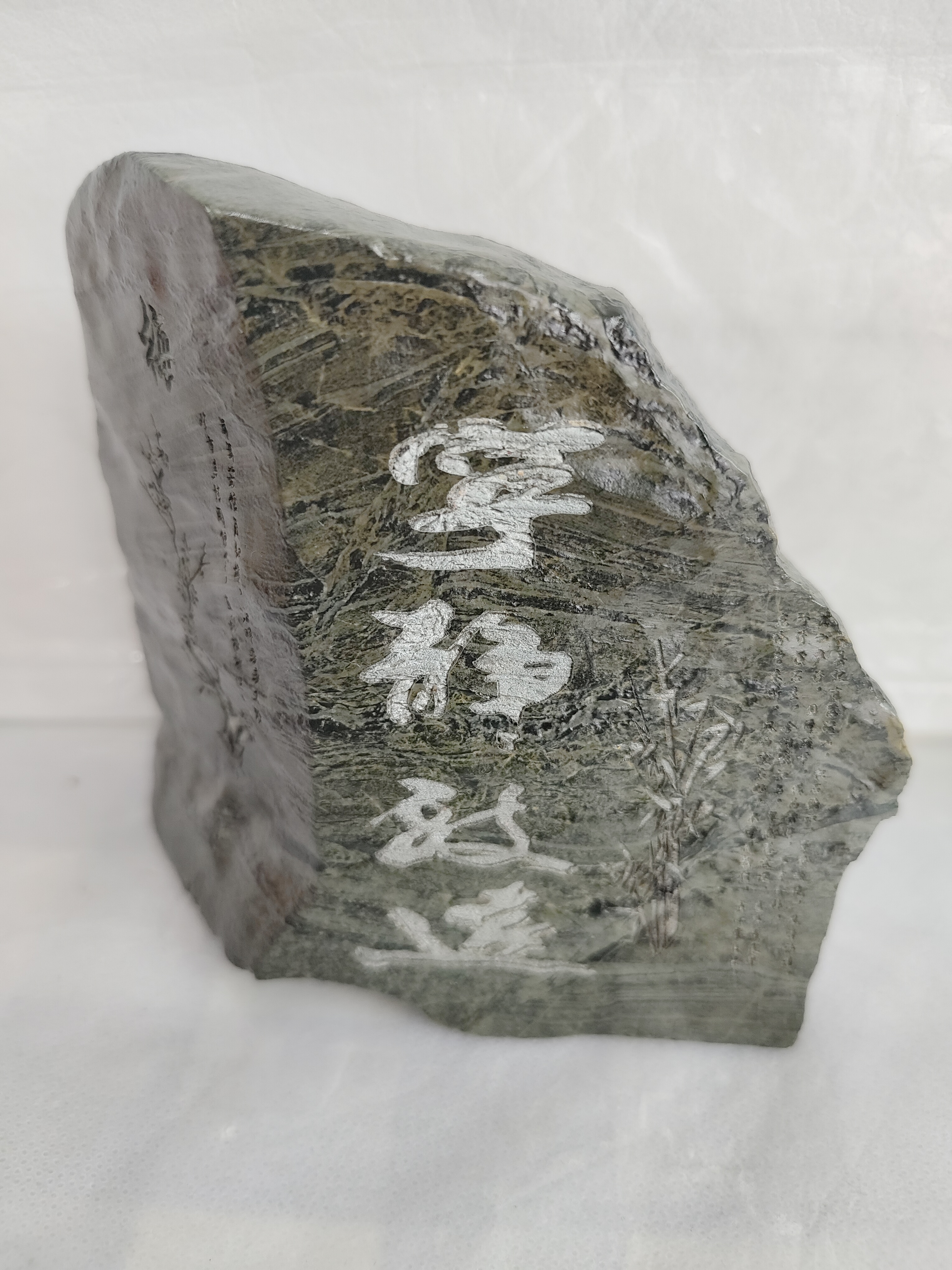 新疆泥石手工雕刻摆件