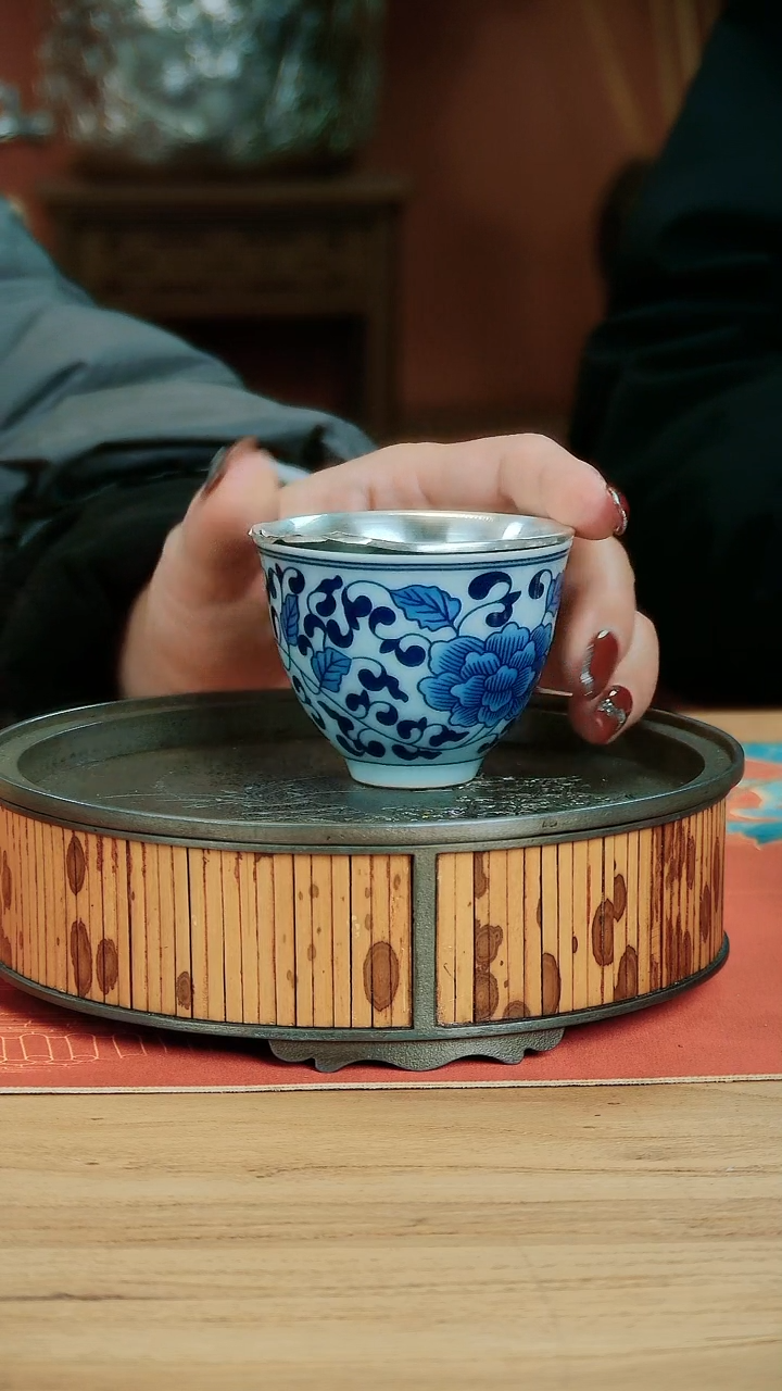 【闪购商品】瓷包银缠枝花