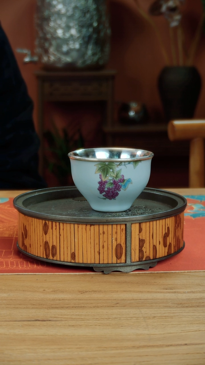 【闪购商品】瓷包银葡萄
