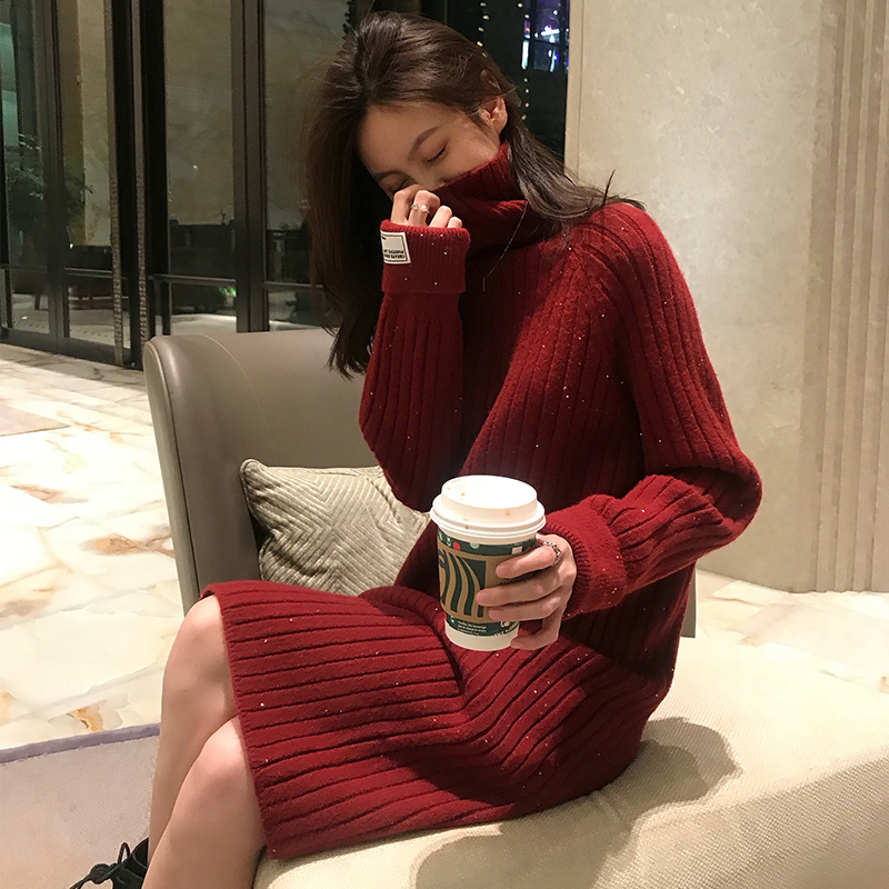 红色爆款高领亮片针织连衣裙女秋冬季中长款配大衣加厚打底毛衣裙