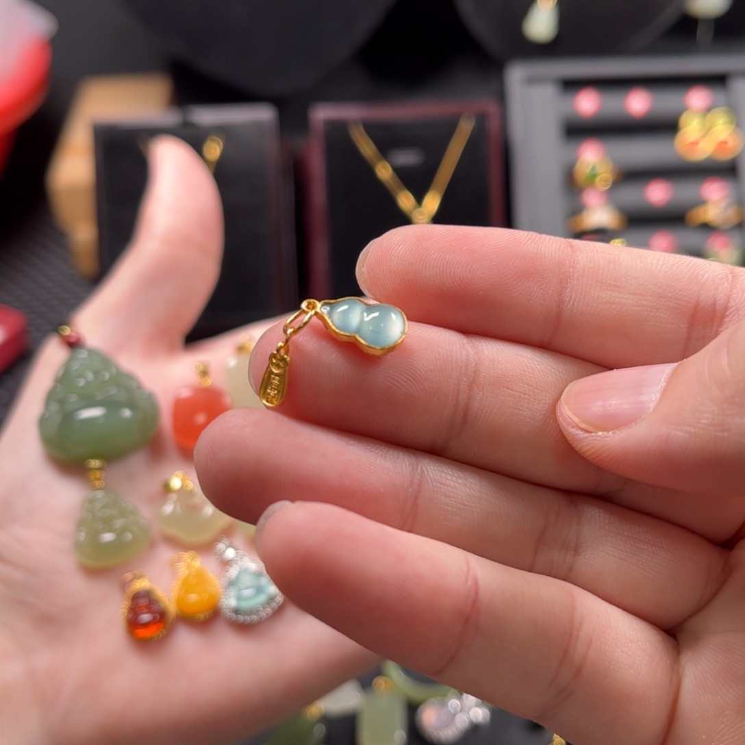 翡翠颈饰银S925镶嵌吊坠