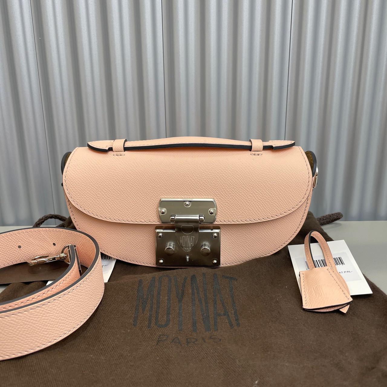 全新未使用 MOYNAT/摩奈 悦奢臻选/花瓣粉/马鞍包/单肩包/腋下包