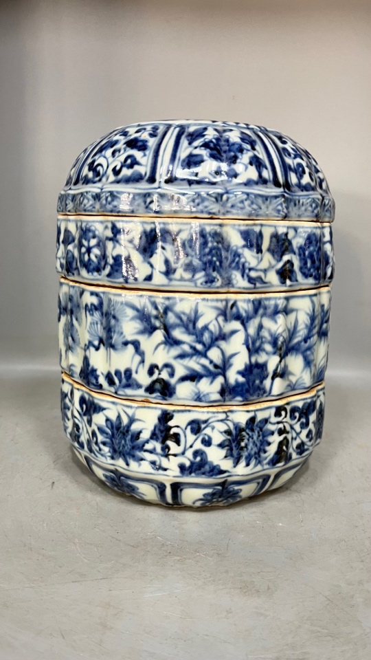 缠枝花卉多层精美盖盒